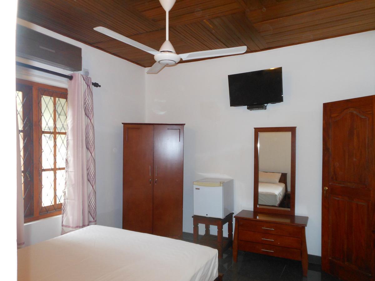 Lavender Hills Home Stay Kandy Esterno foto