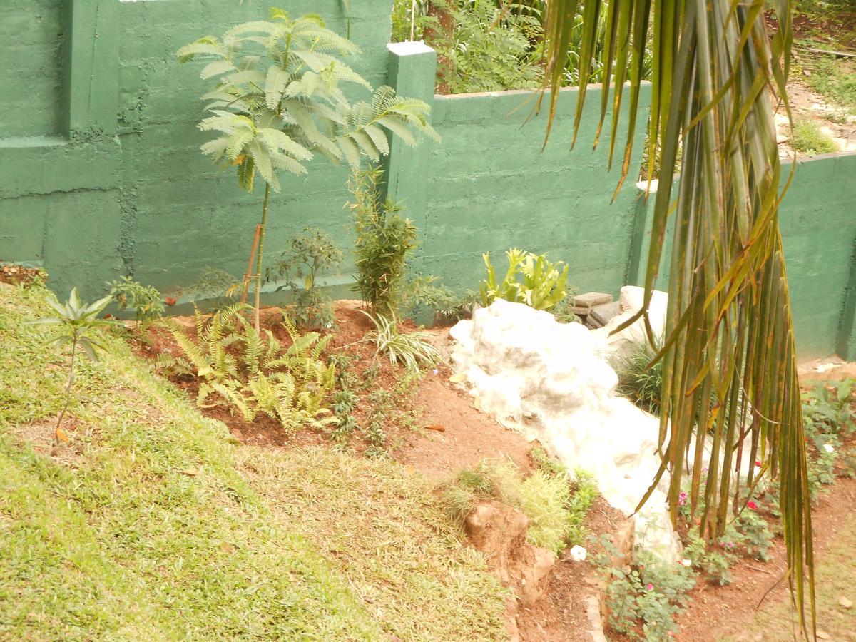 Lavender Hills Home Stay Kandy Esterno foto